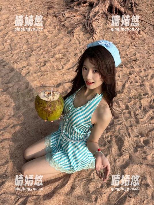 Umeko J 精美图集:Umeko J校服写真,百变风格带你领略纯真校园